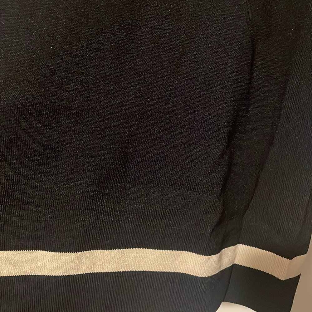 Jones New York Women's Black Top with Red and Cream Stripes 000631 - Picture 4 of 11